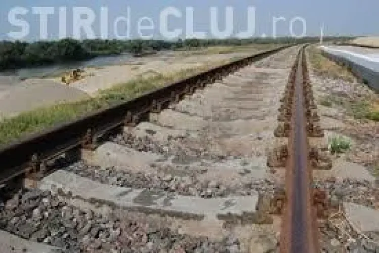 Prinși în flagrant când săpau în terasamentul căii ferate de lângă Câmpia Turzii