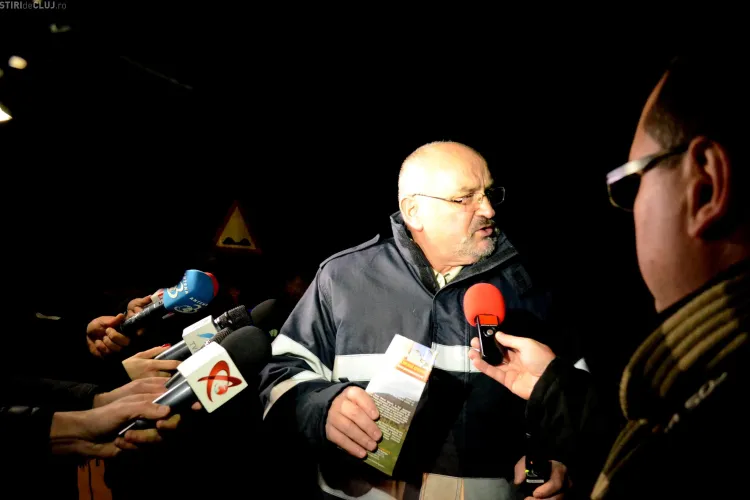 Prefectul Clujului îi căuta pe răniții din accidentul aviatic pe un PLIANT TURISTIC - POZA ZILEI