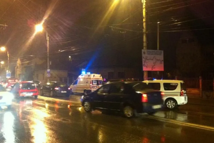 Accident pe Traian Vuia, lângă Ambient! Un bărbat a fost lovit pe trecerea de pietoni