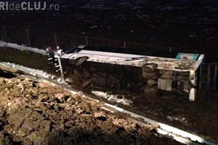 ACCIDENT în Ungaria cu un autocar românesc! Sunt cel puţin 22 de răniți. Autocarul a căzut într-un canal adânc de 10 metri
