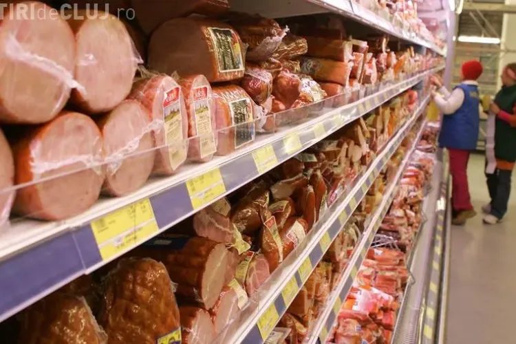 Amenzi de peste 63.000 de lei pentru supermarket-urile clujene. Produse din carne cu nereguli puse la vânzare