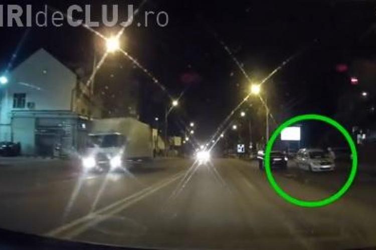 Cum circulă șoferii din Cluj când ”simt” ca e radar pe drum: 30 - 50 km/h pe banda a doua - VIDEO 