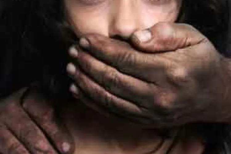 Clujeni dați în urmărire pentru trafic de minori, prinși în Câmpia Turzii