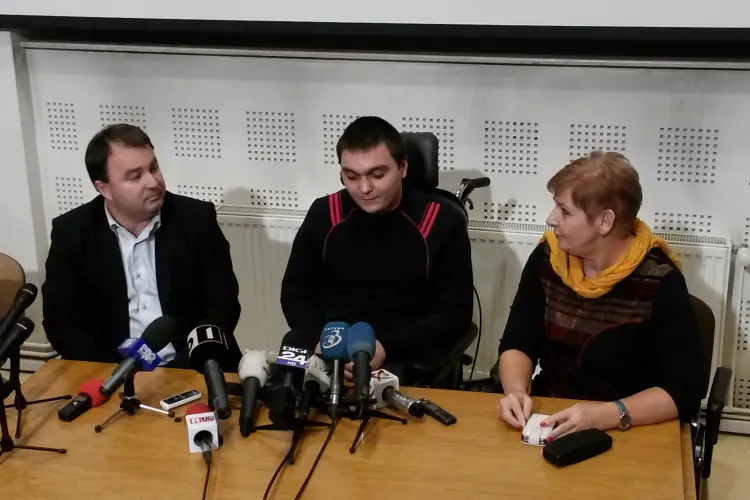 Copilotul Răzvan Petrescu, rănit în Apuseni, întrebat ce CĂUTA studenta Aurelia Ion în avion