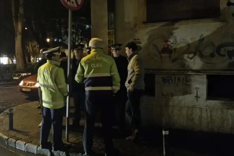 Sofer mort de beat a lovit mai multe mașini în centrul Clujului! Cu TUPEU către poliție: Nu se poate aranja ceva? - VIDEO