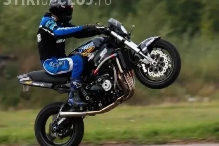 Accident rutier în Piața Unirii. Un motociclist s-a accidentat după terminarea campaniei "Atenție la motocicliști"