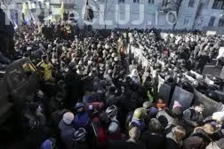 Situație critică la Kiev: Peste 100 de morți și 500 de răniți în timpul protestelor