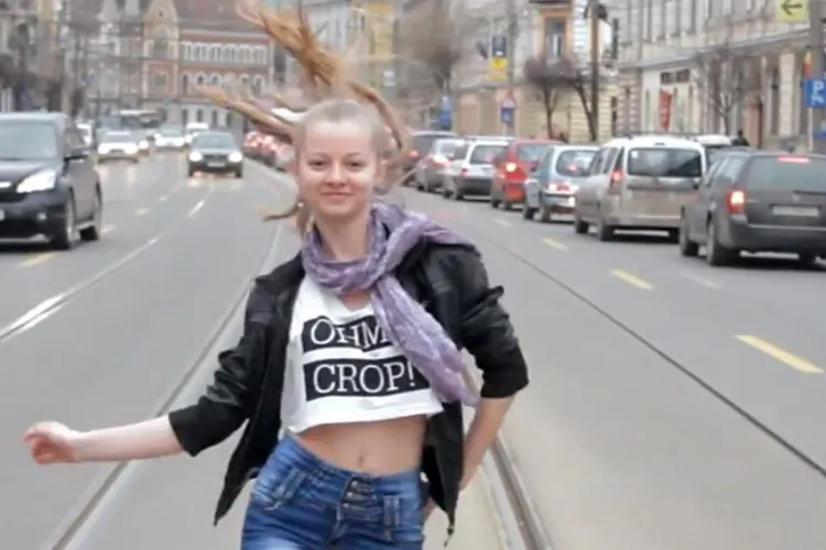 Happy în Cluj pe melodia lui Pharrel Williams. Distribuie dacă îți place - VIDEO