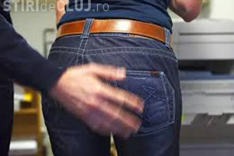 Scandal sexual la Liceul ”Liviu Rebreanu” Turda. Profesorul de sport se iubea cu o elevă