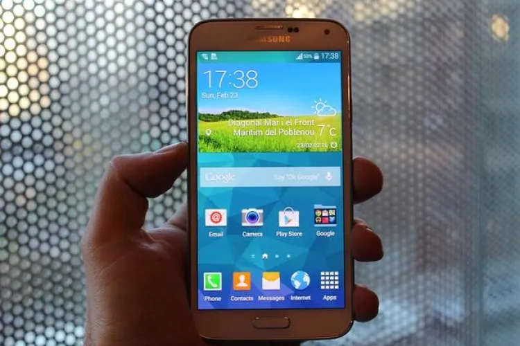 Samsung Galaxy S5 - IMAGINI cu cel mai nou smartphone al coreenilor