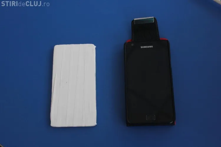 Țepe cu replici de telefoane mobile în centrul Clujului! A fost vândut și SĂPUN sau GRESIE tăiate în formă de telefon