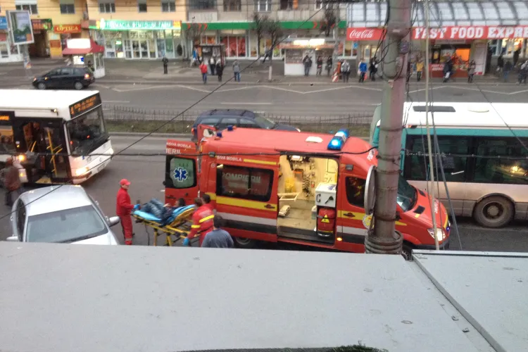 Un bețiv a adormit într-un autobuz RATUC. Ce a urmat e de cascadorii râsului - FOTO