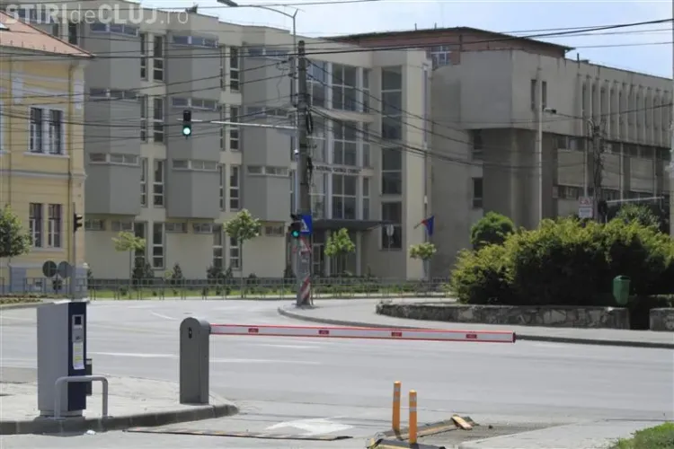 Clujeni agasați de cerșetori în parking-ul din Piața Cipariu. Vezi ce spune Primăria