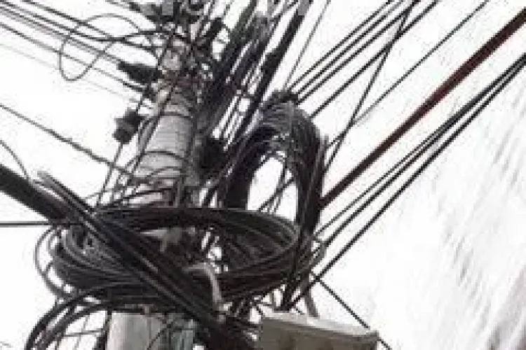 Hoții de cablu se înmulțesc în Cluj. Un bărbat a fost prins la furat în Grigorescu