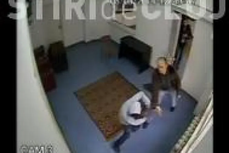 Șeful Poliției din Piatra Neamț bate o adolescentă în sediu poliției - VIDEO