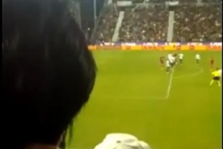 Cum comentează o femeie meciul CFR - Steaua. ATENȚIE la limbaj  - VIDEO