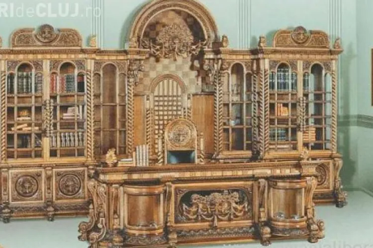 Biroul lui Ceauşescu este de vânzare. Elton John îl vrea