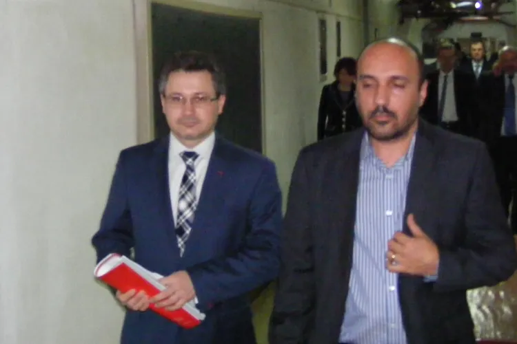 Salarii MARI pentru creatorul sângelui artificial de la Cluj. Mama lui câștigă și mai bine