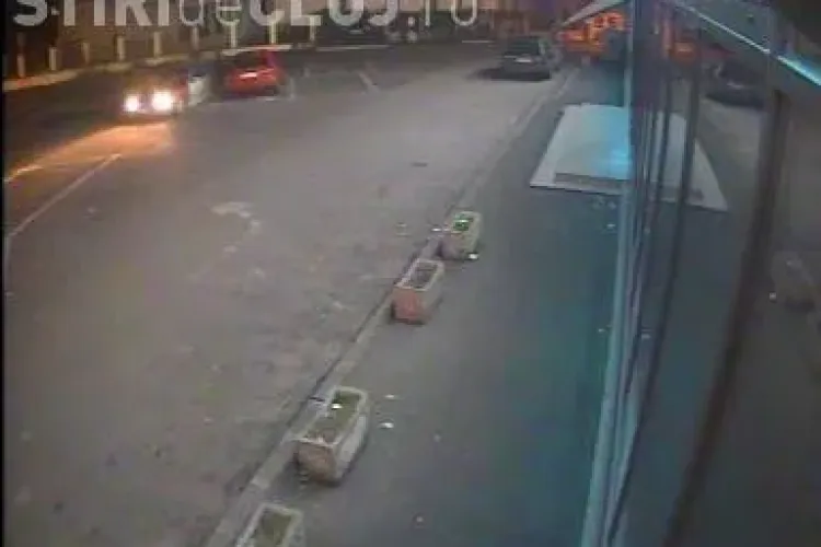 Și-a găsit mașina lovită de un BMW, în centrul Clujului. Autorul a FUGIT. RECUNOȘTI mașina? - VIDEO