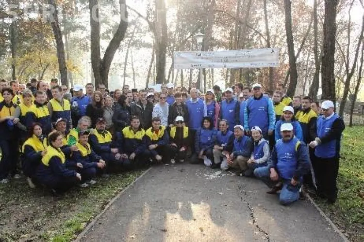 Japonezii fac curățenie la Liceul Gheorghe Șincai