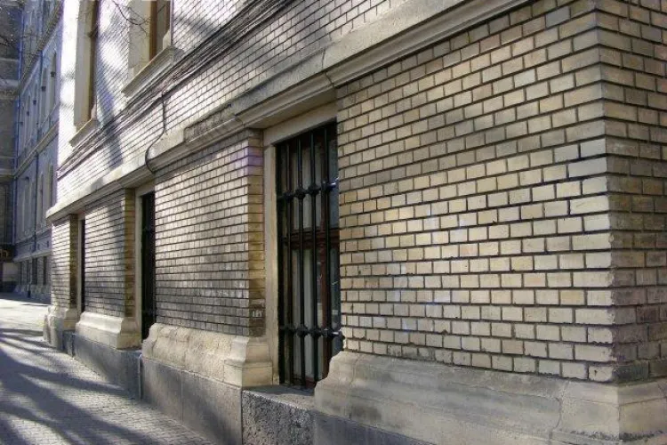 Facebook -ul clujean, de pe zidurile Universității! Mesaje din ultimul secol - FOTO