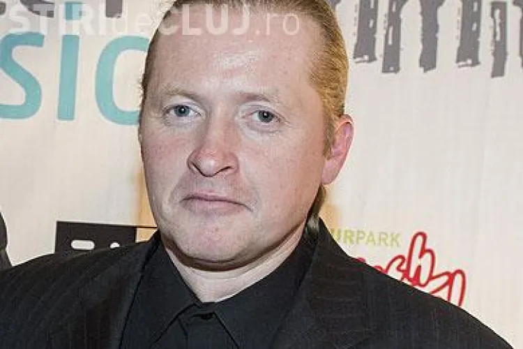 Un membru al formației Kelly Family, în vizită la Adăpostul de cânii Dej