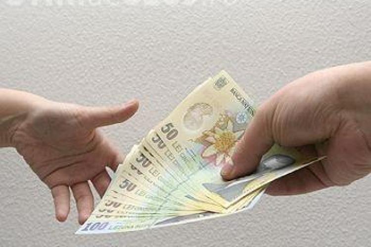 Sumă de bani pierdută pe stradă la Cluj. Păgubitul își poate recupera banii de la Poliție