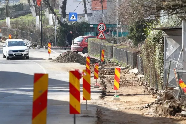 Strada Mehedinți e un șantier! Reacția unui clujean: Muncitorii de la Diferit nu au nevoie de căști de protecție - FOTO