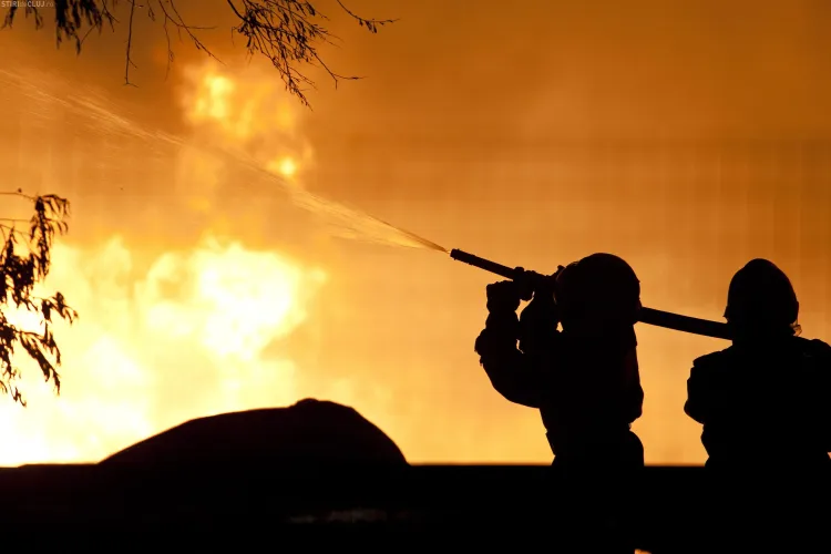 Incendiu la Gilău! Două gospodării de vară au fost mistuite de flăcări