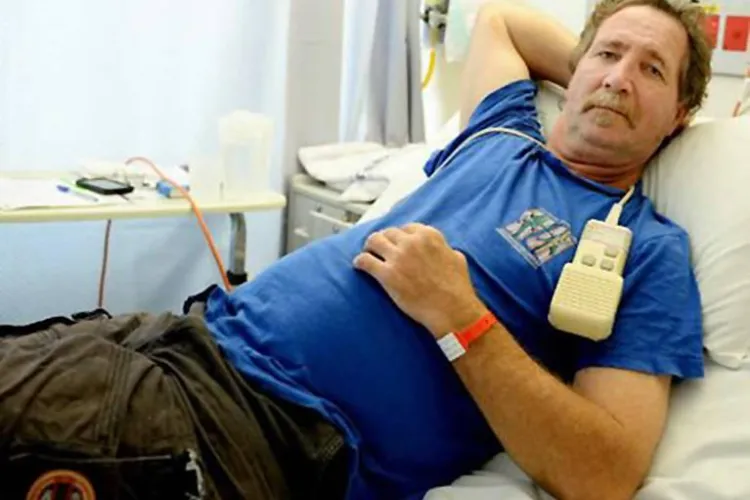 Reacția incredibilă a unui bărbat în fața morții. Ce a făcut după ce a fost mușcat de un șarpe veninos