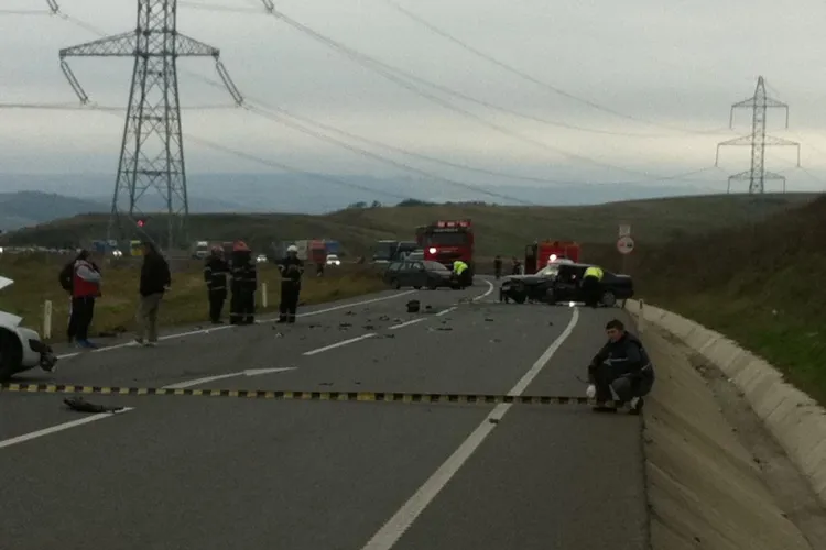 Autoutilitară răsturnată pe varianta Cluj-Napoca - Apahida! O persoană ar putea fi grav rănită