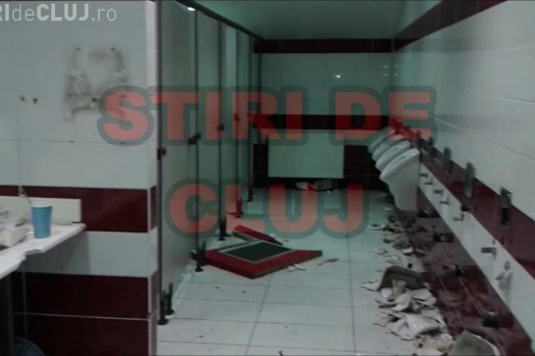 Toaletele de la stadionul CFR Cluj, devastate de suporterii U Cluj - VIDEO