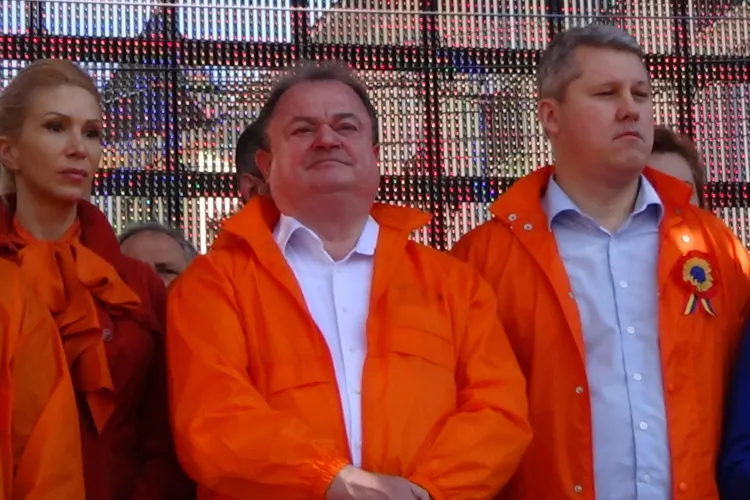 Boc nu s-a DUS la mitingul PDL de la Cluj. Dacă a lipsit el, au lipsit și 10.000 de PDL - isti - FOTO