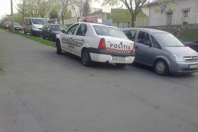 Parcare de POLIȚIST în Zorilor FOTO