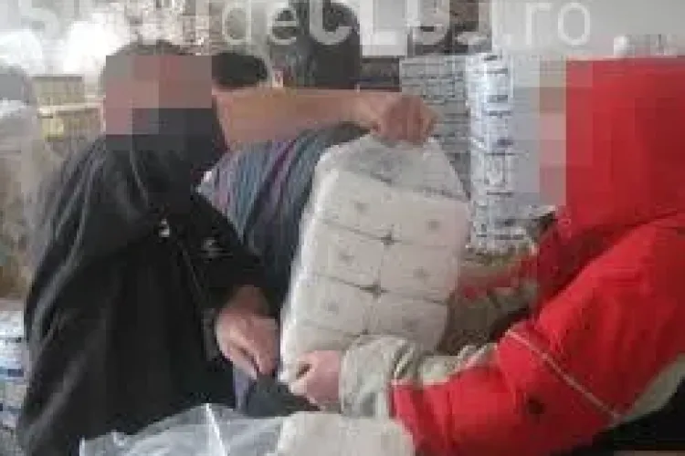 Cum înșeală romii din Turda cetățenii naivi. Se prefac că vând alimentele de la ajutoare 