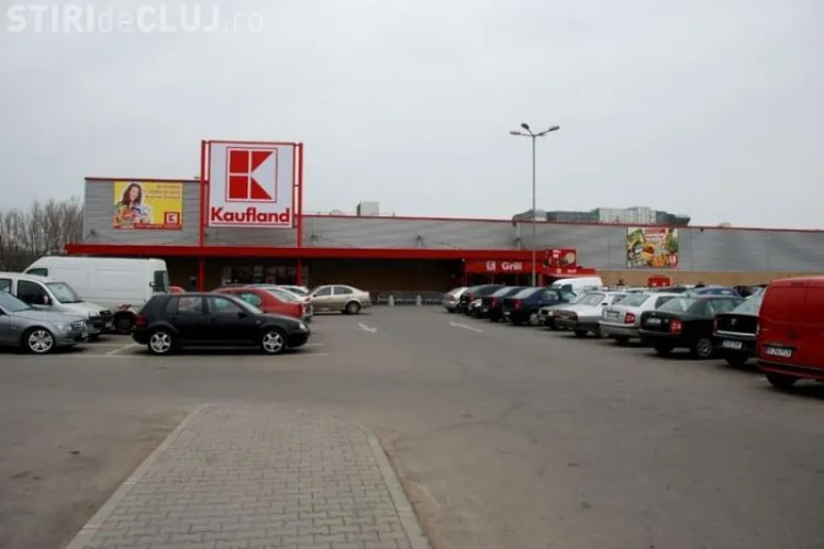 Profesoare umilite la Kaufland. Au fost tratate ca niște hoațe