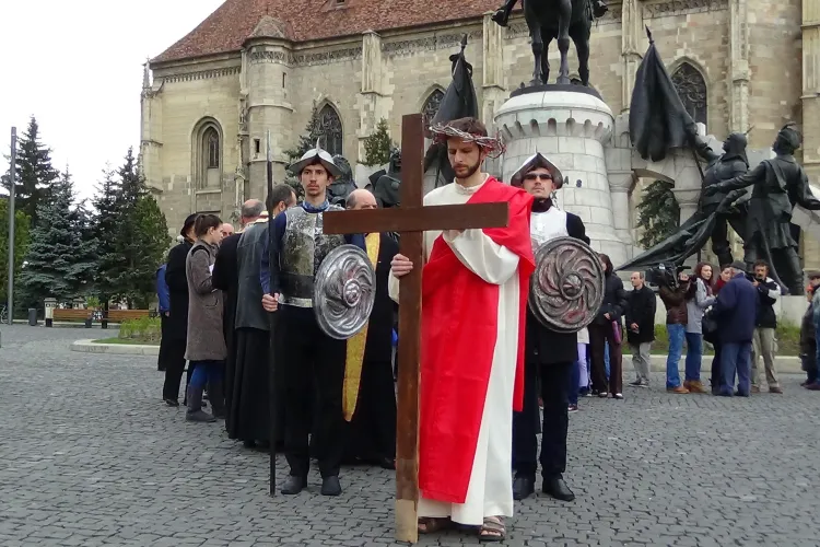 Drumul Crucii refăcut la Cluj-Napoca - VIDEO