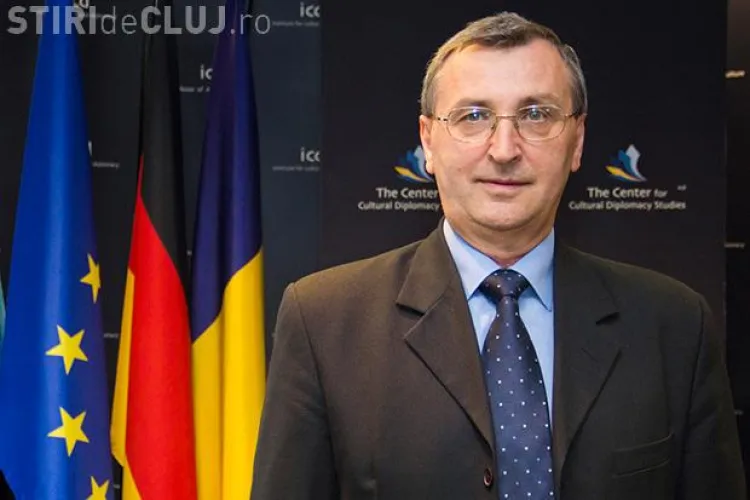 Cazul colaborării profesorului Puşcaş cu fosta Securitate ignorat de decanul Păun de la Studii Europene