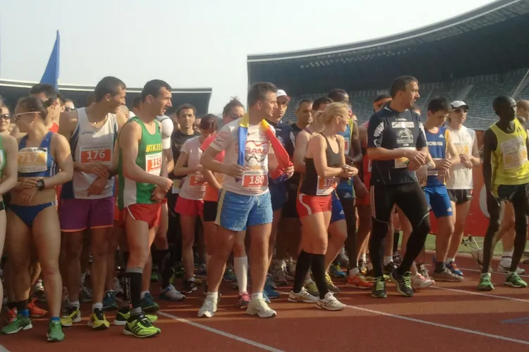 Maratonul Clujului 2014: Sportivii vor purta tricouri cu Parcul Între Lacuri 