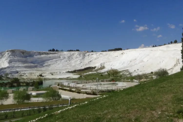 Pamukkale - Palatul de bumbac, unic în lume. Turcia are o MINUNE turistică ce trebuie văzută - VIDEO și FOTO