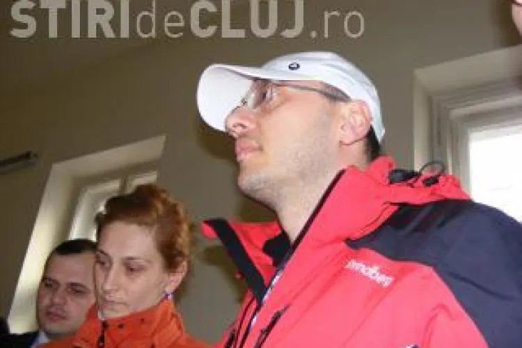 Patronul FANY l-a copiat pe Apostu. A folosit 15 cartele telefonice pentru a nu fi INTERCEPTAT