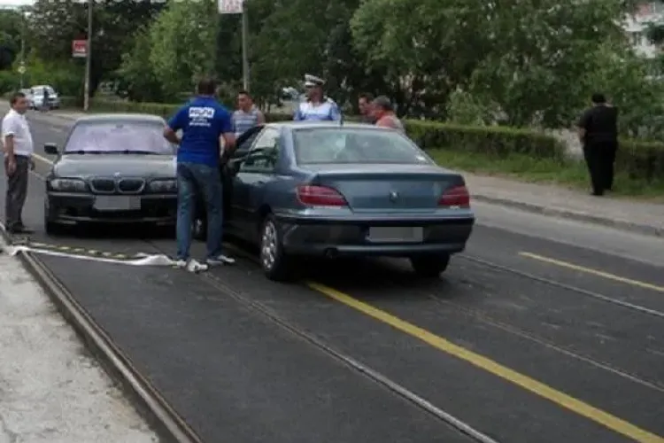Derapaj pe Splaiul Independenţei! Un șofer de 24 de ani a fost rănit