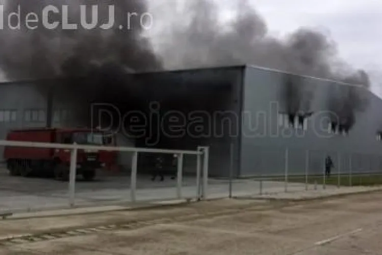 Incendiu la Fujikura - Dej. Au ars trei linii de producție - VIDEO