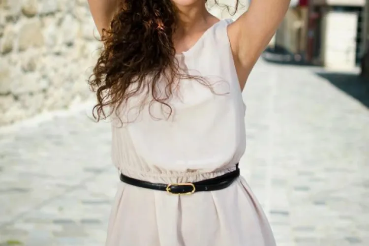 O studentă clujeancă reprezintă România la Miss Asia Pacific 2014. Vezi cum arată FOTO