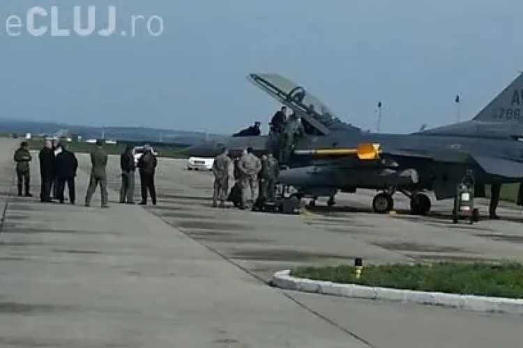 Premierul a zburat cu F-16 la Câmpia Turzii. A fost întrebat dacă a fost la un pas de leșin