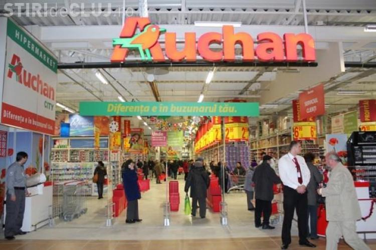 Cât câştigă o casieră la Auchan