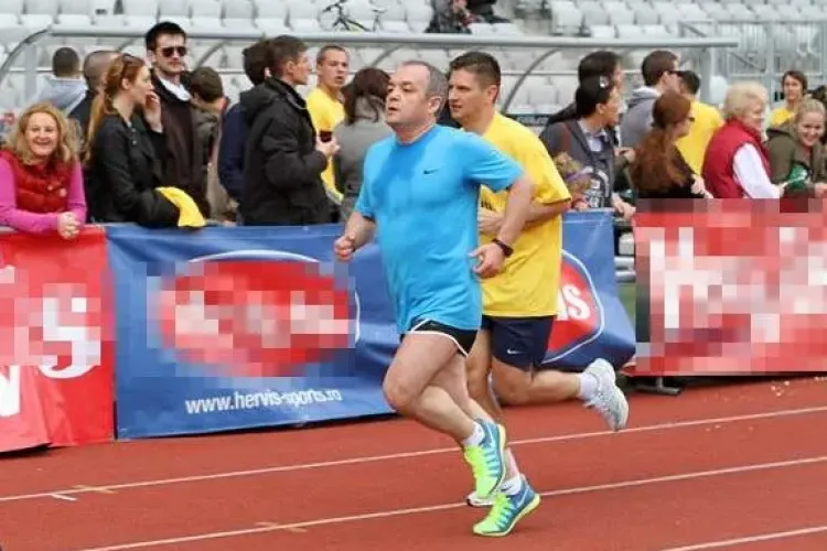 Emil Boc a fost păcălit de organizatorii Maratonului Clujului. Traseul a fost mai scurt