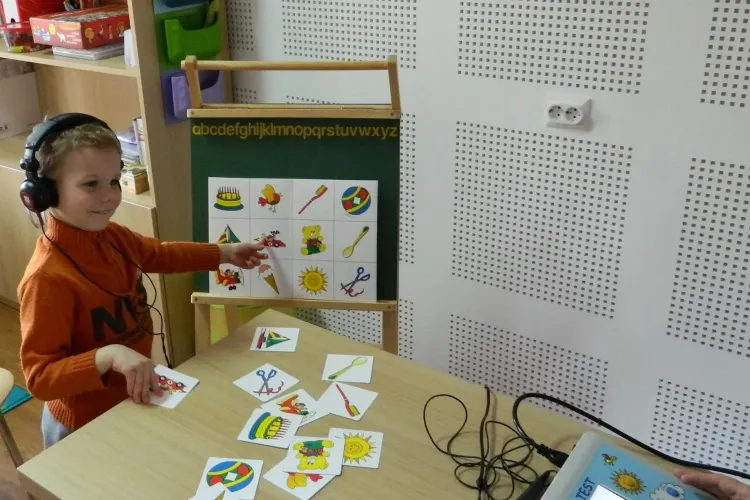 Donație pentru copiii de la Școala pentru Deficienți de Auz din Cluj