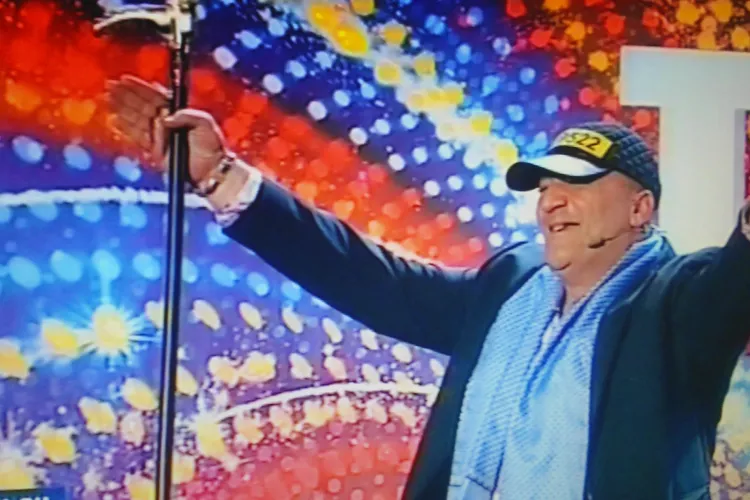 Elevii îl au ca idol pe Nelson Mondialu. Unul a scris despre el în teza de la română. Profesorii i-au afișat lucrarea în cancelarie 