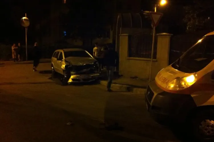  Accident rutier în Mărăști! Șoferul unei ambulanțe a cauzat pagube de 10.000 de lei - FOTO